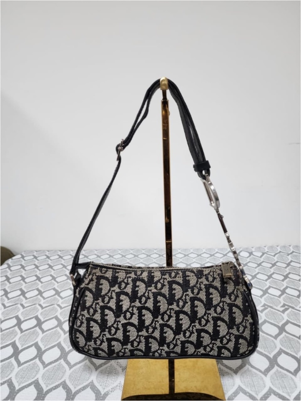 Authentic CHRISTIAN DIOR Monogram Shoulder Bag Pochette Black/Grey - Picture 4 of 13